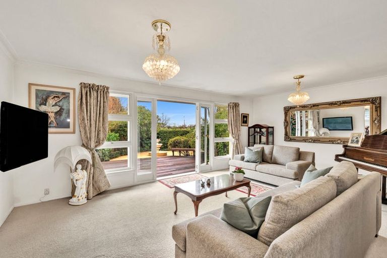 Photo of property in 2/2a Medbury Terrace, Fendalton, Christchurch, 8041