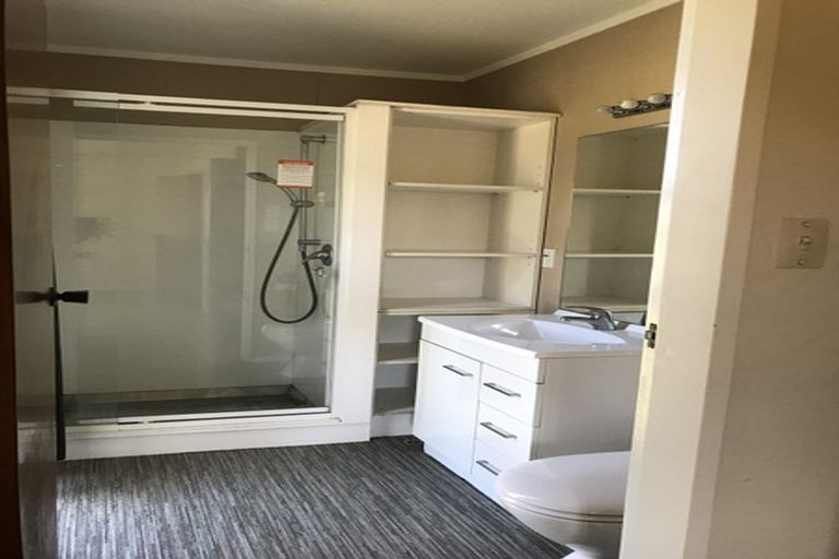 Photo of property in 63 Horokiwi Road West, Newlands, Wellington, 6037