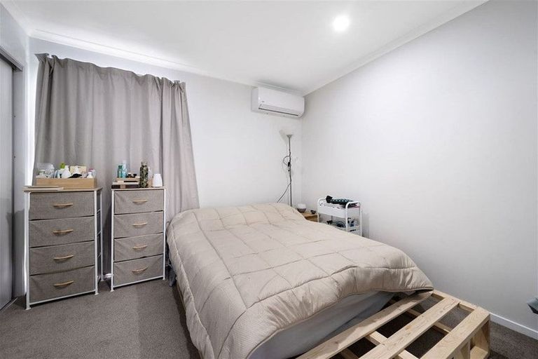 Photo of property in 105 Waimumu Road, Massey, Auckland, 0614