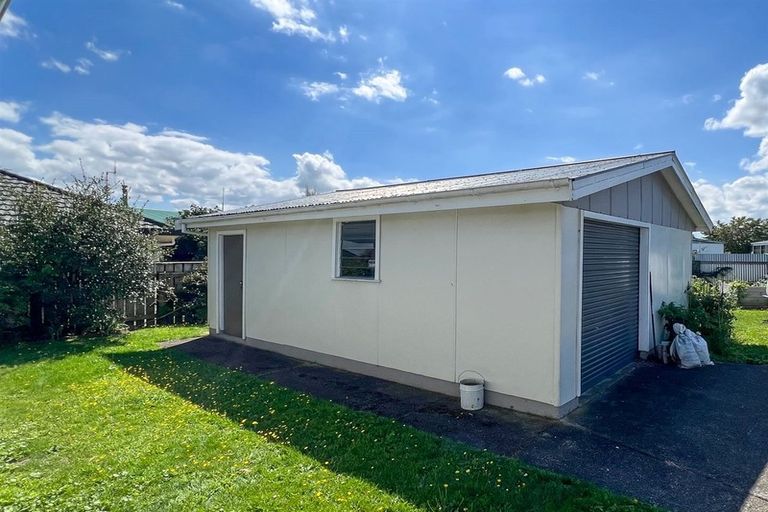 Photo of property in 3 Gertrude Street, Dannevirke, 4930