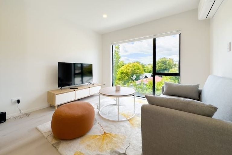 Photo of property in 5/236 Albany Highway, Schnapper Rock, Auckland, 0632