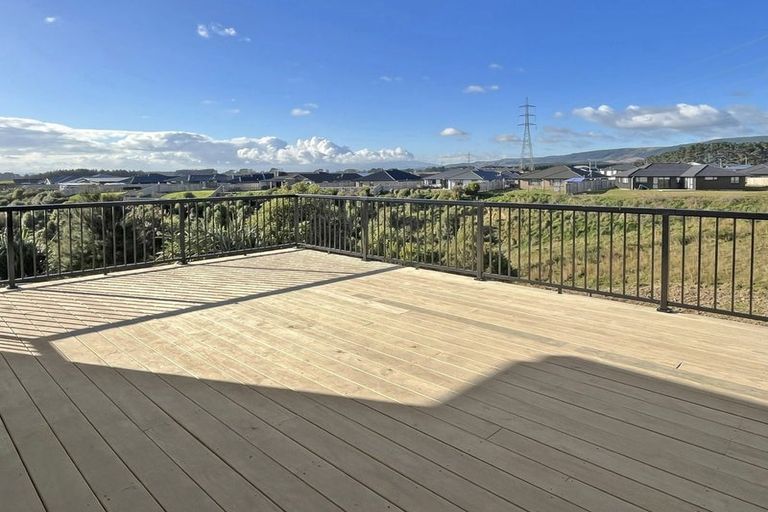 Photo of property in 11 Gibraltar Way, Fitzherbert, Palmerston North, 4410