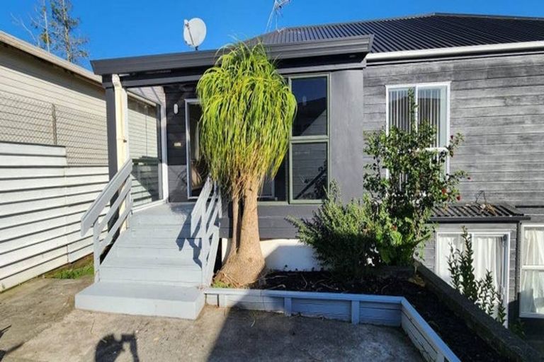 Photo of property in 2/15 Kohiwi Road, Manurewa, Auckland, 2102