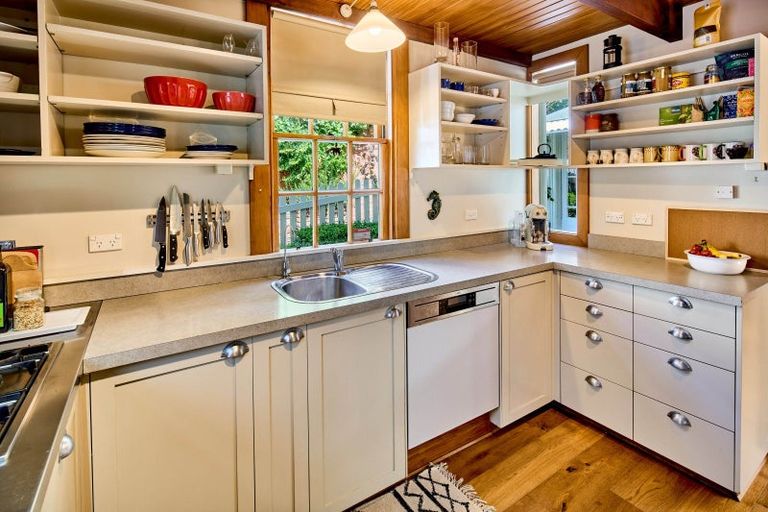 Photo of property in 28 Ascot Street, Thorndon, Wellington, 6011