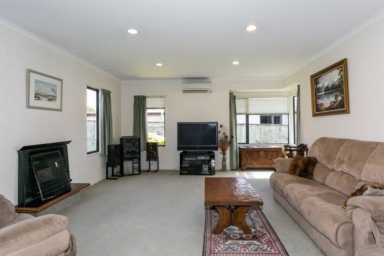 Photo of property in 12b Arataki Road, Havelock North, 4130