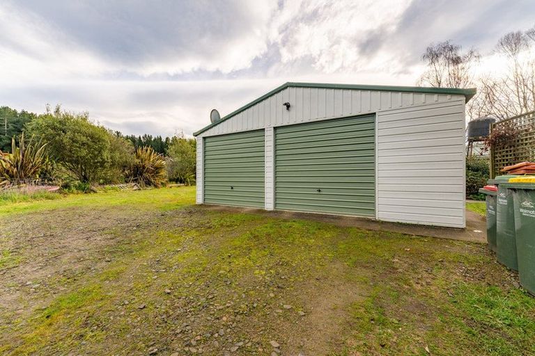 Photo of property in 284 Broad Gully Road, Morven, Waimate, 7979