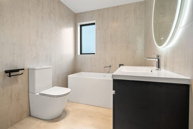 Photo of property in 16 Coopworth Street, Karaka, 2580