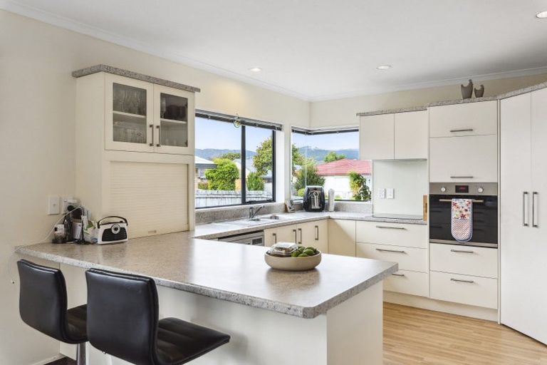 Photo of property in 18 Sunburst Court, Paraparaumu Beach, Paraparaumu, 5032