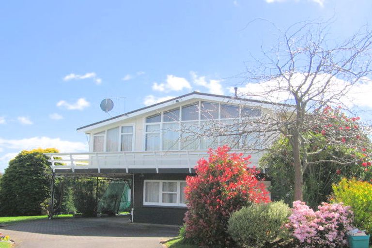 Photo of property in 14 Hinerau Grove, Waipahihi, Taupo, 3330