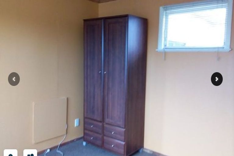 Photo of property in 2 Hobson Place, Takaro, Palmerston North, 4412