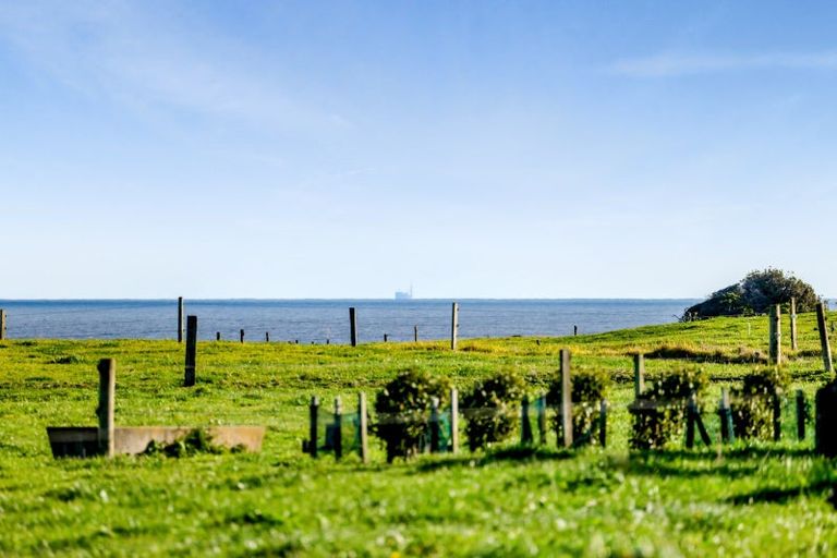 Photo of property in 11 Hector Place, Opunake, 4616