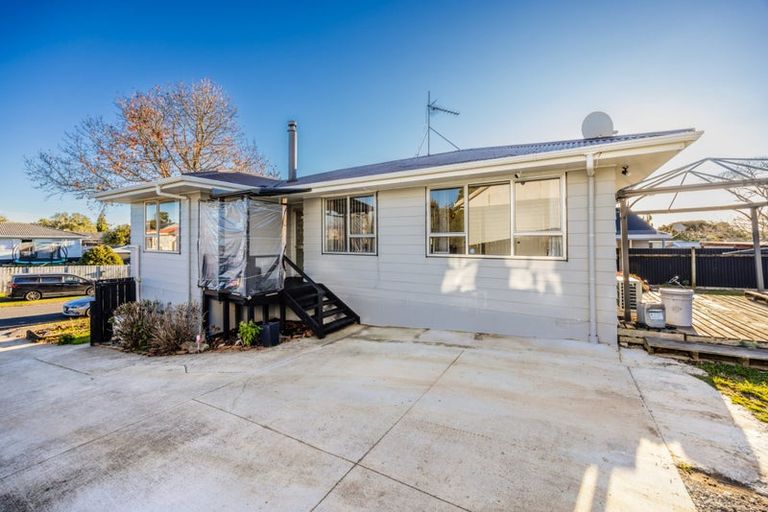 Photo of property in 35 Moncrieff Avenue, Clendon Park, Auckland, 2103