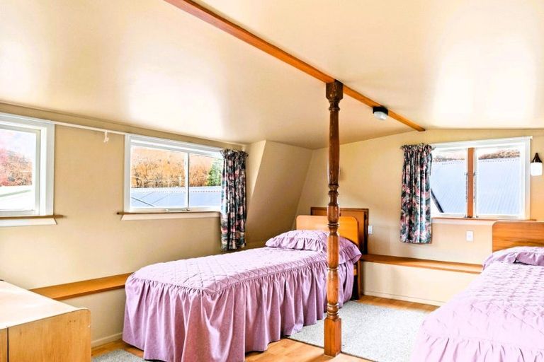 Photo of property in 16 Caernarvon Street, Arrowtown, 9302