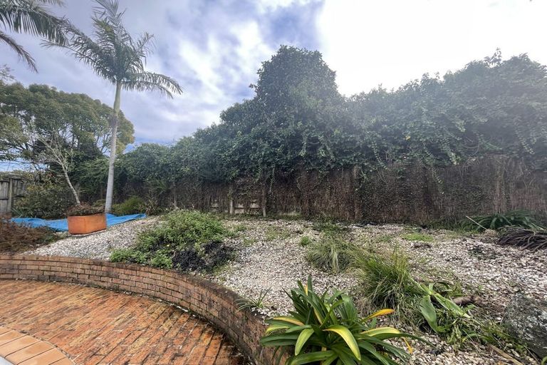 Photo of property in 42 Merriefield Avenue, Forrest Hill, Auckland, 0620