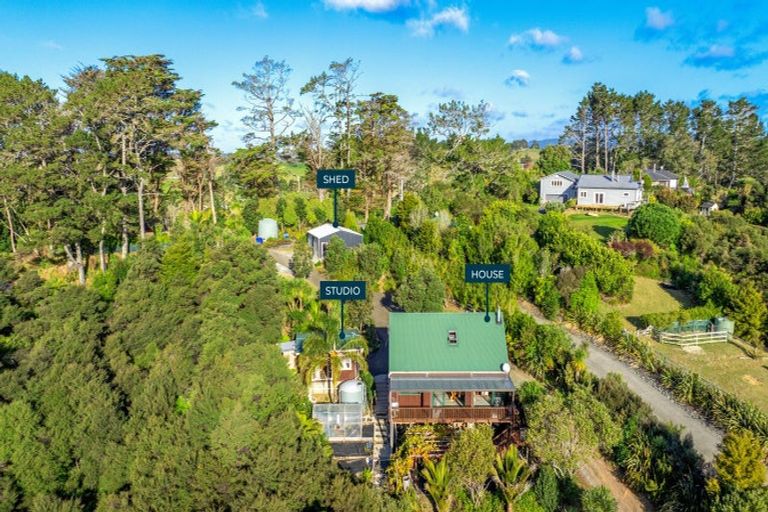 Photo of property in 200 Tawa Road, Kumeu, 0891