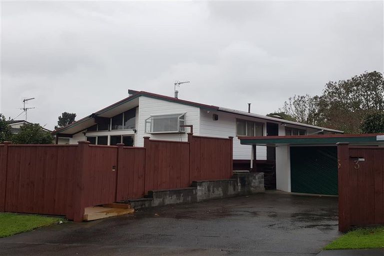 Photo of property in 3 Veale Road, Frankleigh Park, New Plymouth, 4310