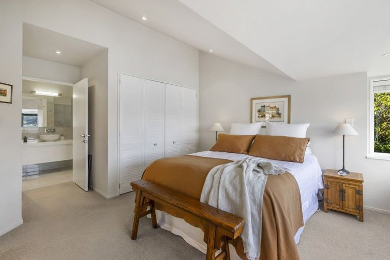 Photo of property in 34 Marine Parade, Macandrew Bay, Dunedin, 9014