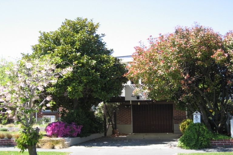 Photo of property in 6 Ilfracombe Place, Burnside, Christchurch, 8053