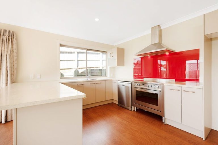 Photo of property in 99 Bing Lucas Drive, Tawa, Wellington, 5028