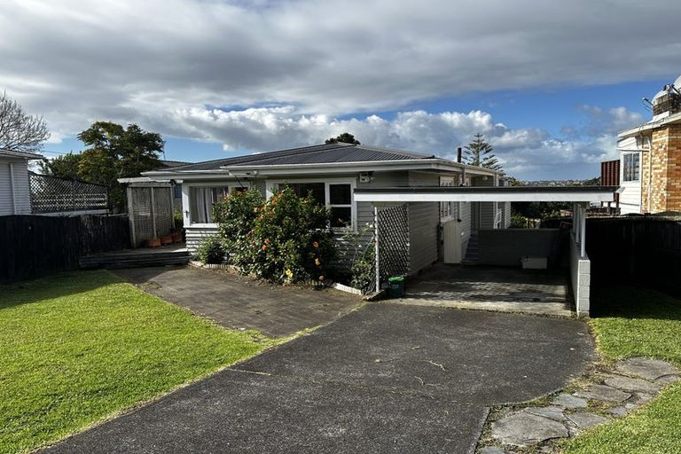 Photo of property in 93 Sylvan Avenue, Northcote, Auckland, 0627