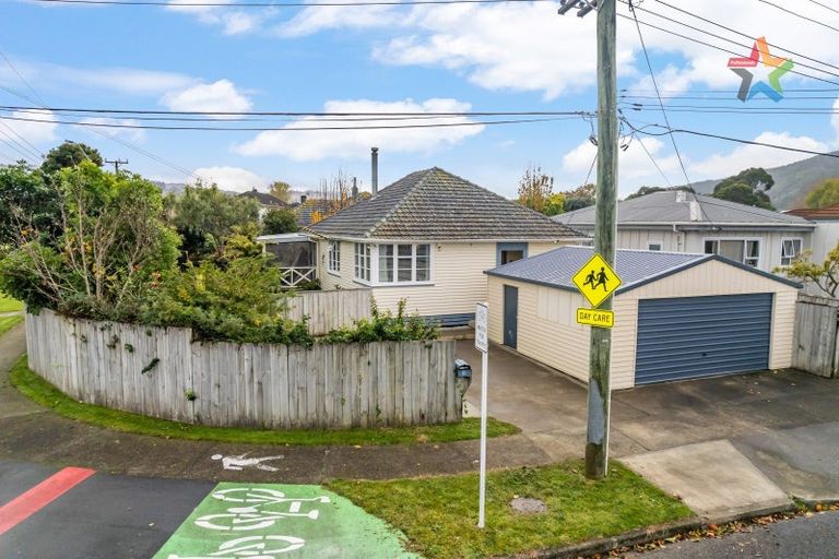 Photo of property in 1 Waldie Grove, Avalon, Lower Hutt, 5011