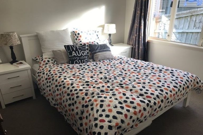 Photo of property in 4 Kaweka Close, Aotea, Porirua, 5024