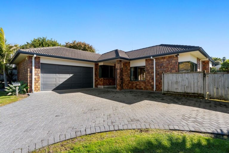Photo of property in 11 Hawk Place, Welcome Bay, Tauranga, 3112