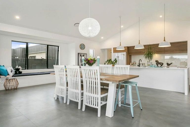 Photo of property in 5 Alan Livingston Drive, Cambridge, 3434