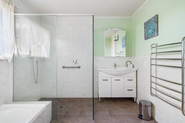 Photo of property in 69 Rhodes Street, Waimate, 7924