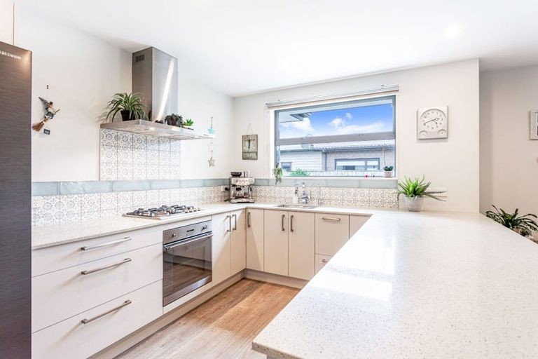 Photo of property in 13 Robert Might Road, Kumeu, 0810