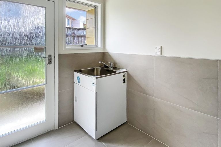 Photo of property in 15 Pisces Road, Glen Eden, Auckland, 0602