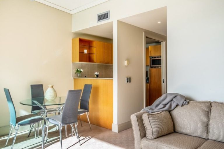 Photo of property in The Quays Apartments, 4m/99 Customs Street, Auckland Central, Auckland, 1010