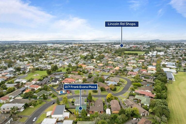Photo of property in 2/7 Frank Evans Place, Henderson, Auckland, 0610