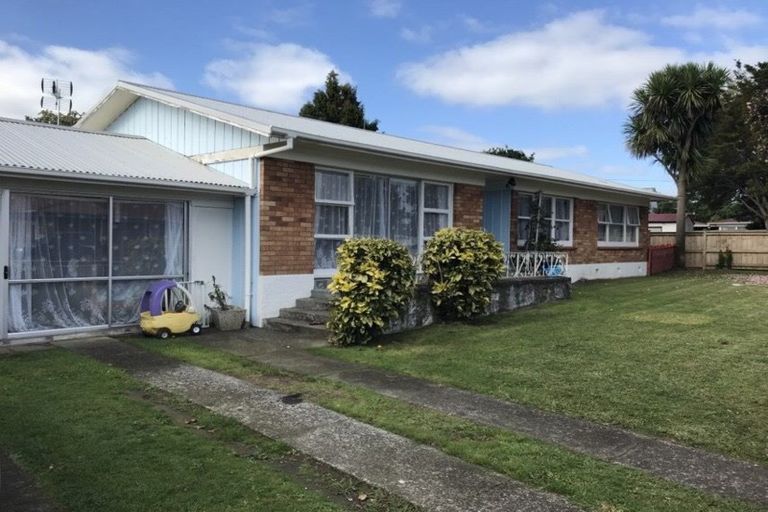 Photo of property in 16 Royston Street, Rosehill, Papakura, 2113