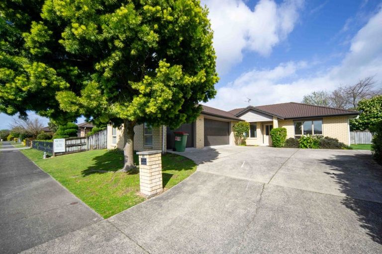 Photo of property in 27 Whitney Place, Rototuna North, Hamilton, 3210