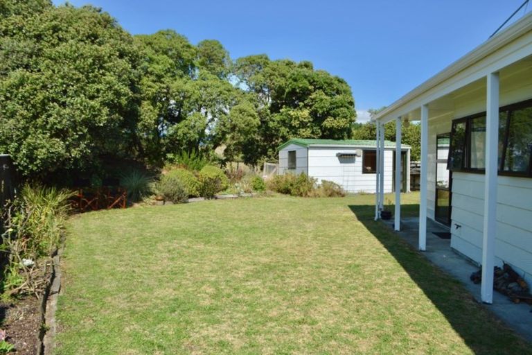 Photo of property in 30 Simcox Street, Otaki Beach, Otaki, 5512