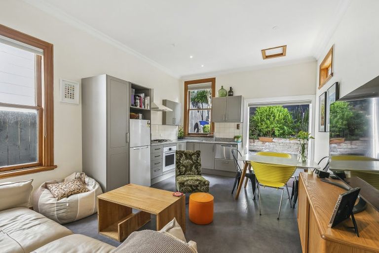 Photo of property in 17 Upper Bourke Street, Kilbirnie, Wellington, 6022