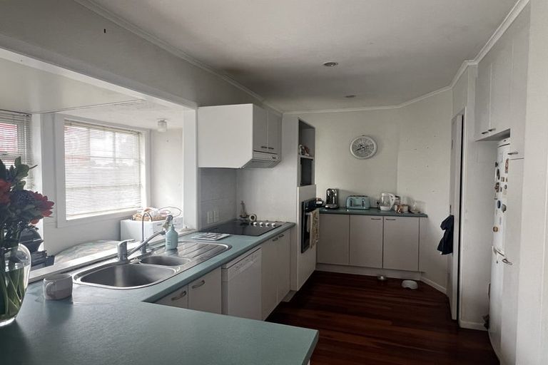 Photo of property in 607 Beach Road, Rothesay Bay, Auckland, 0630