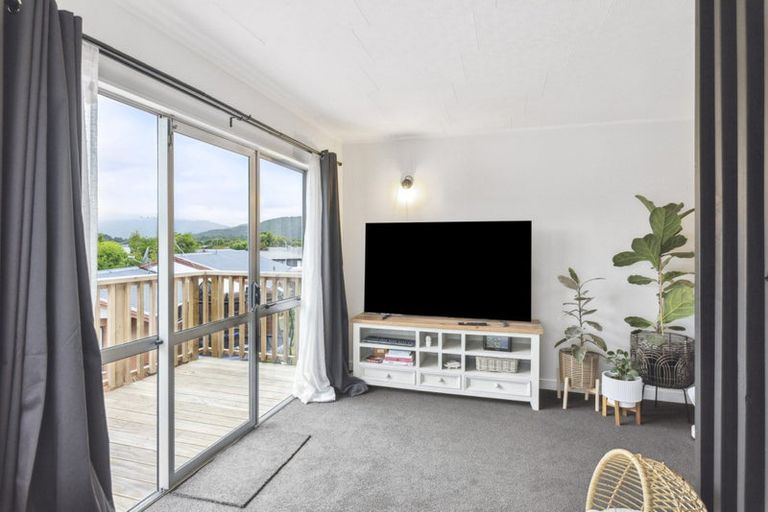 Photo of property in 14 Cypress Grove, Paraparaumu, 5032