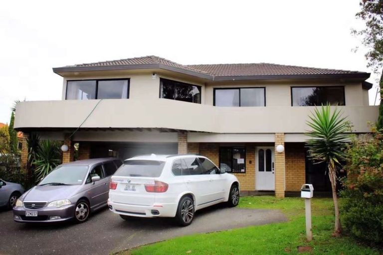 Photo of property in 1/123 Wiseley Road, West Harbour, Auckland, 0618
