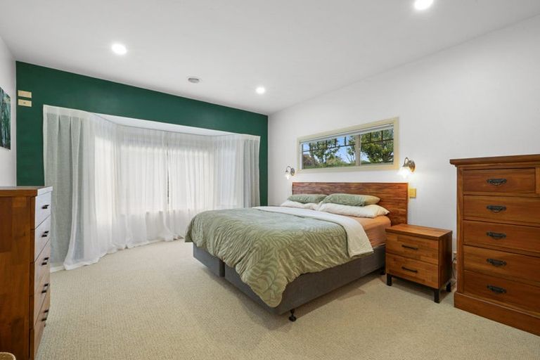 Photo of property in 26 Shelter Grove, Frankleigh Park, New Plymouth, 4310