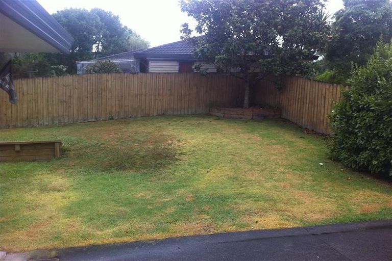 Photo of property in 112b Triangle Road, Massey, Auckland, 0614
