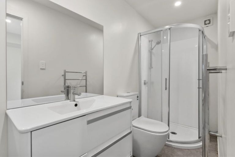 Photo of property in 7 Kingussie Place, Highland Park, Auckland, 2010