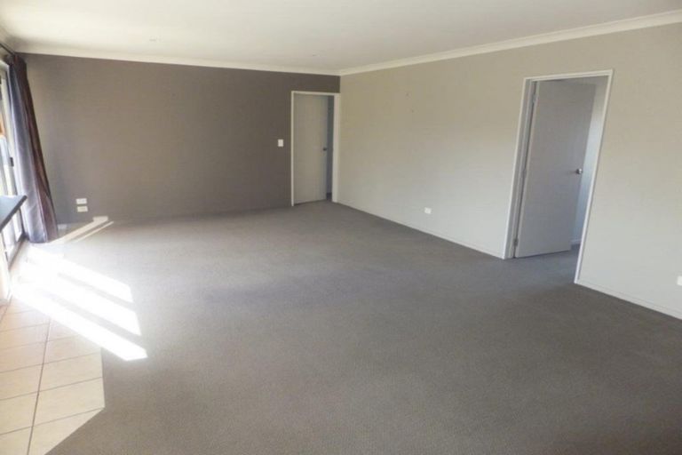 Photo of property in 83 Saint James Drive, Huntington, Hamilton, 3210