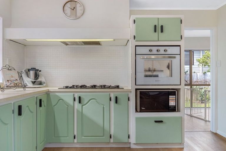 Photo of property in 8 Deodar Place, Totara Heights, Auckland, 2105