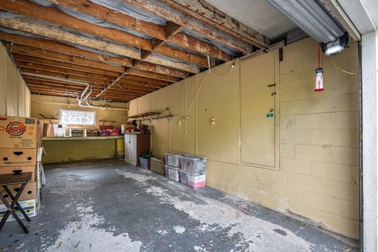 Photo of property in 1/23 Taitua Drive, Te Atatu South, Auckland, 0610