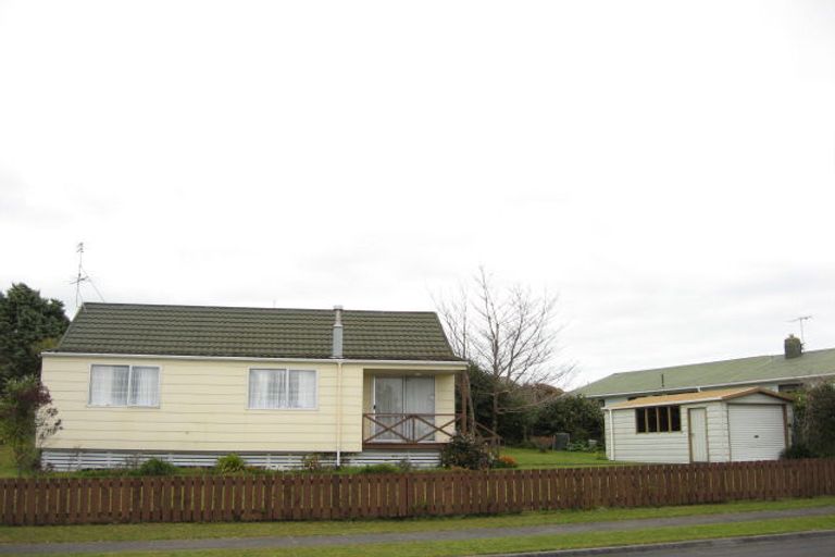 Photo of property in 20 Kauri Street, Merrilands, New Plymouth, 4312