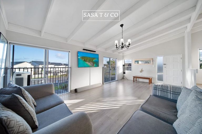 Photo of property in 185 Mahia Road, Wattle Downs, Auckland, 2103