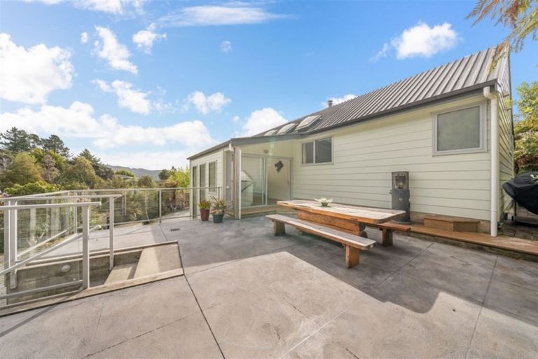 Photo of property in 217 Katherine Mansfield Drive, Whitemans Valley, Upper Hutt, 5371