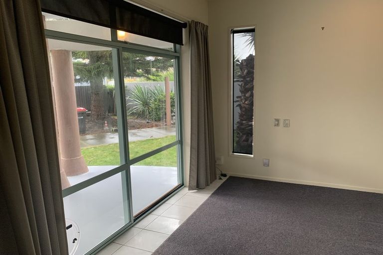 Photo of property in 191 Marine Parade, New Brighton, Christchurch, 8083